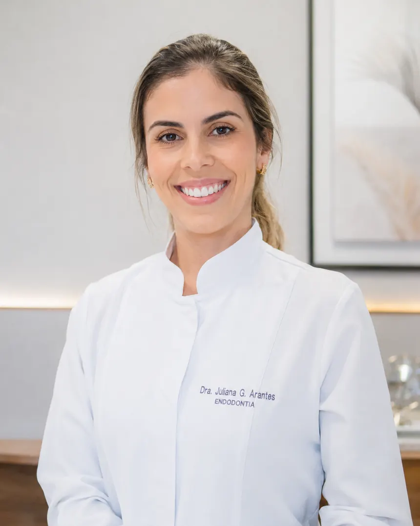 Dra. Camila Freitas, endodontista